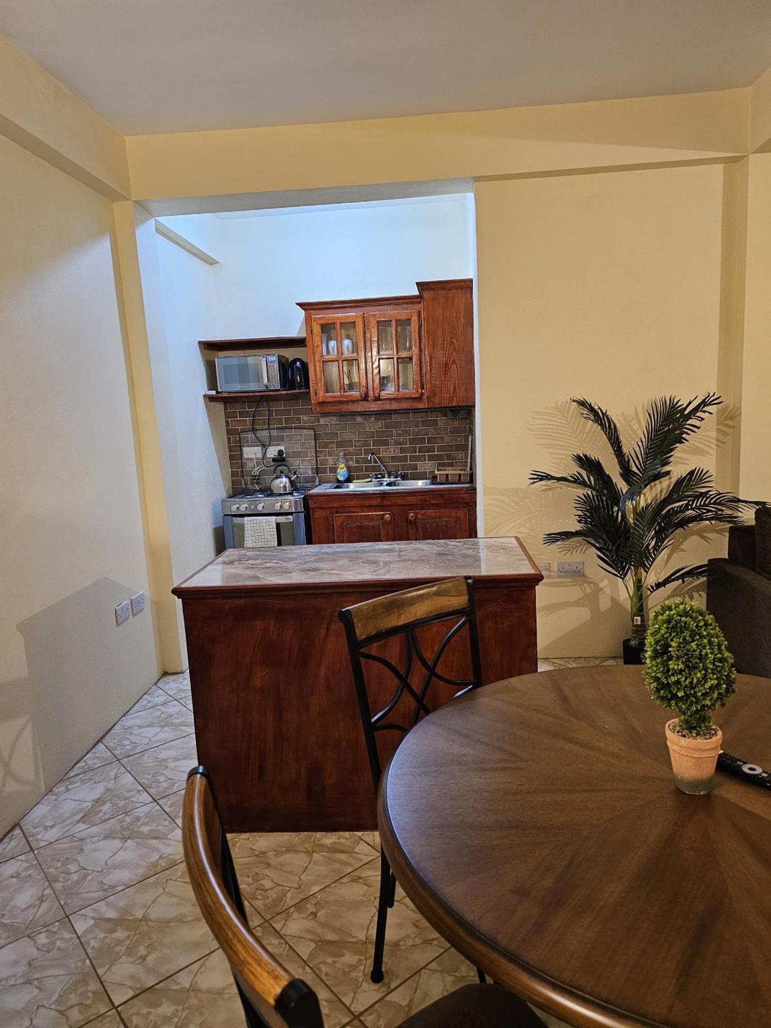 Castle Berry Apartments Кингстаун Экстерьер фото