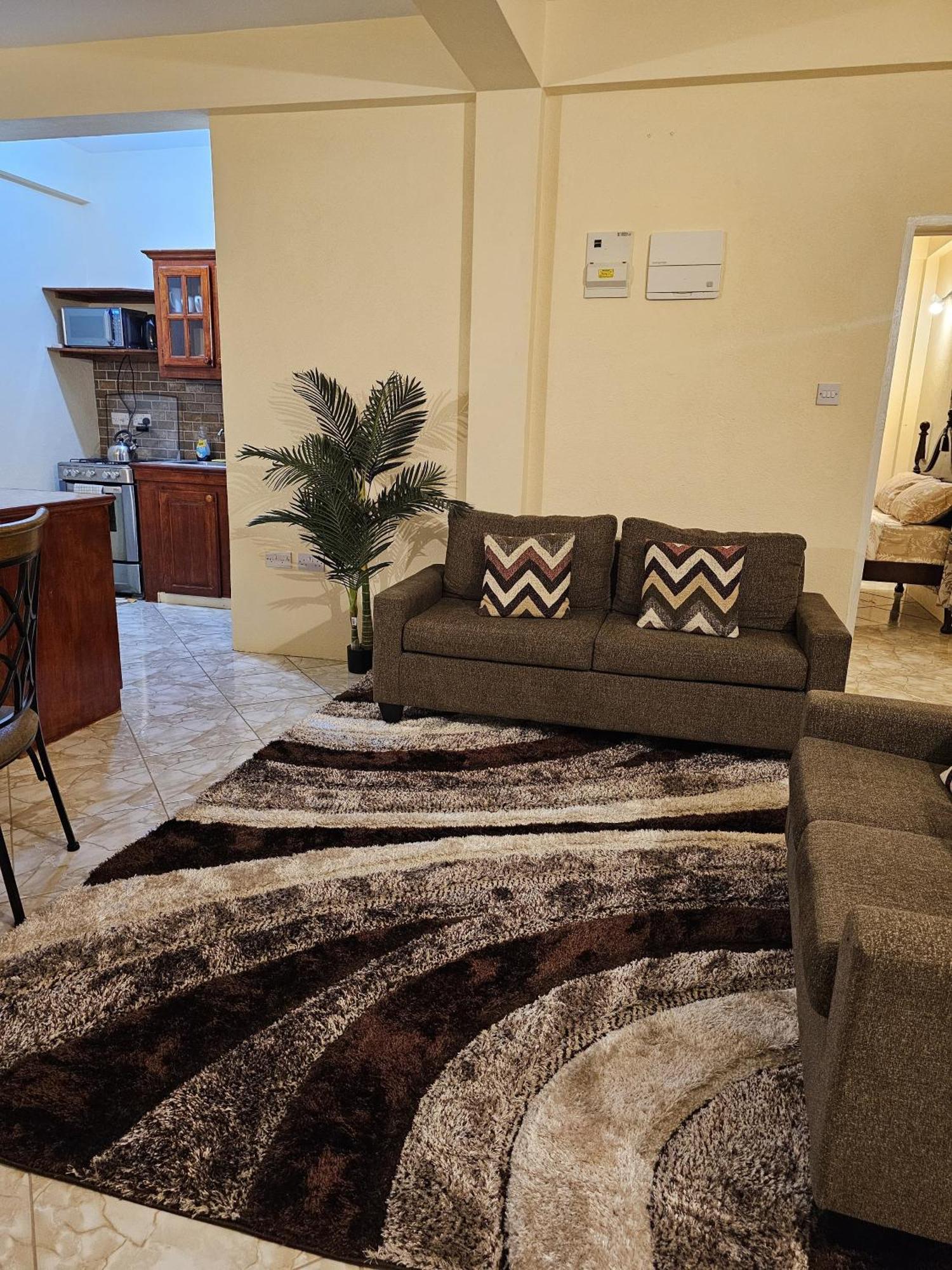 Castle Berry Apartments Кингстаун Экстерьер фото